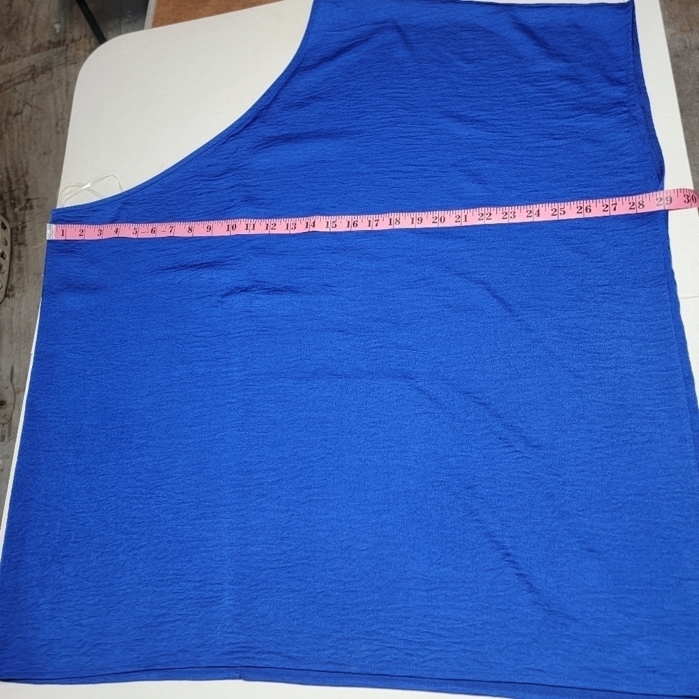 Entro 1X off one shoulder blouse. Blue. No material tag.